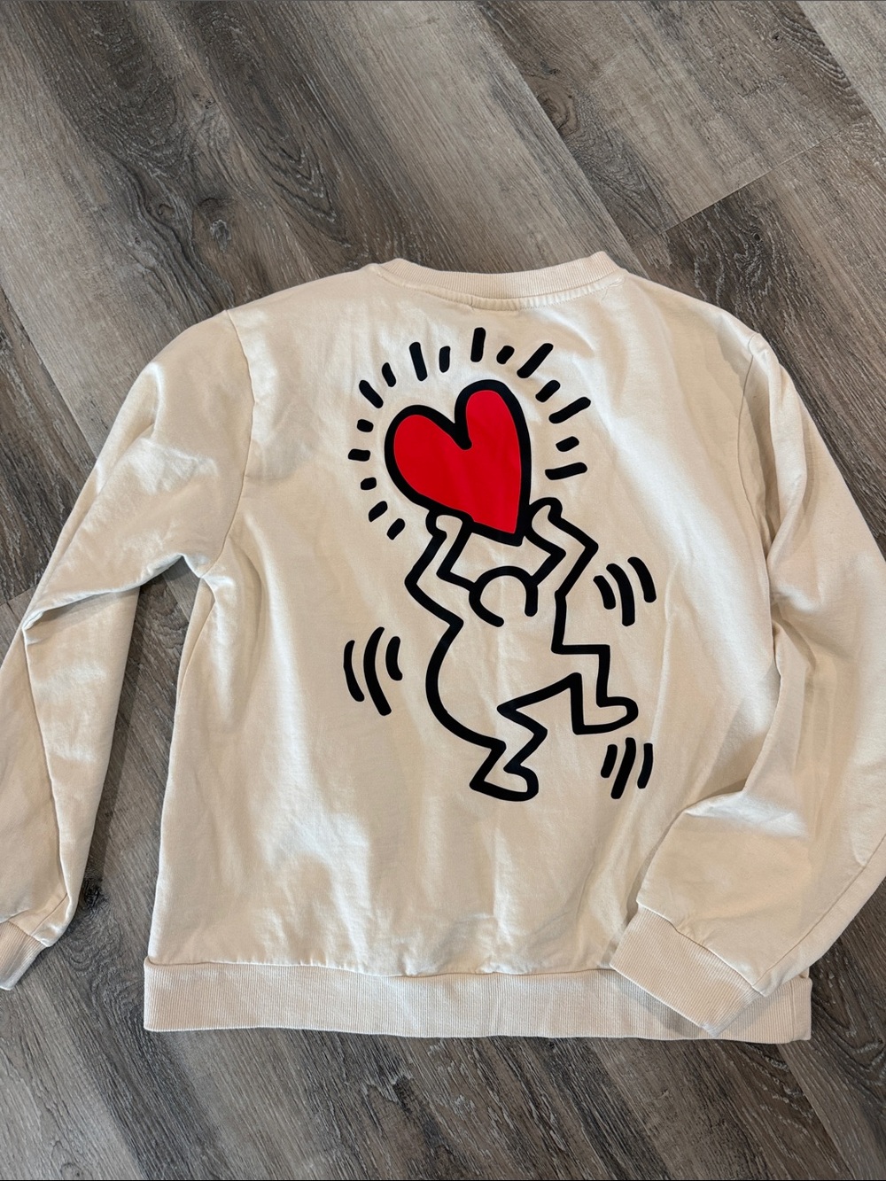 Keith Haring Cream Sweatshirt with Red Heart Graphic sz m